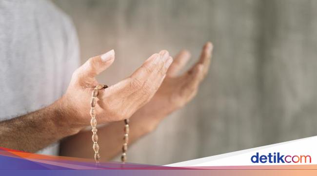 Membaca Sholawat Jibril, salah satu amalan menarik rejeki Membaca Sholawat Jibril, salah satu amalan menarik rejeki