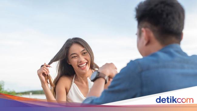 6 Tren Hubungan Percintaan 2025, 'Datecation' hingga 'Growth-Checking'