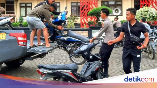 Gerebek Judi Sabung Ayam Di Situbondo Polisi Gagal Tangkap Satupun Pejudi