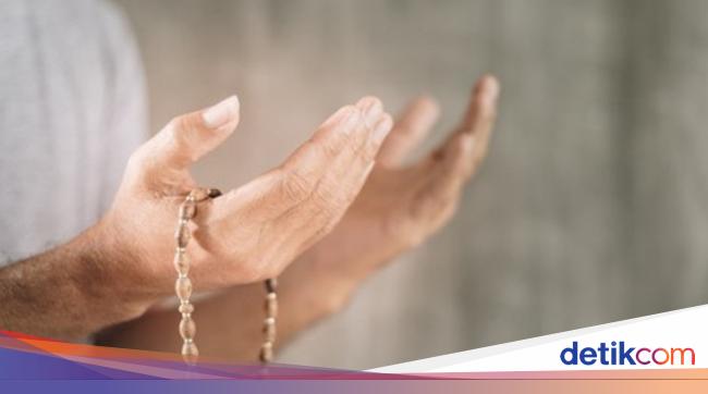 Sholat malam jumat, berikut 4 bacaan lengkap dan keutamaannya Sholat malam jumat, berikut 4 bacaan lengkap dan keutamaannya