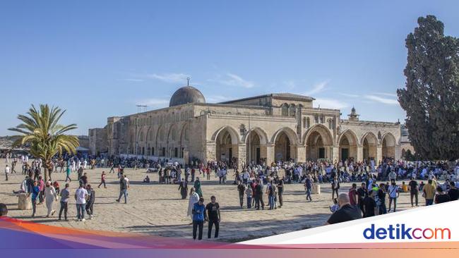 Internasional Bergabung dengan Palestina Mengutuk Aksi Nyala Lilin Festival Yahudi di Halaman Masjid Al Aqsa