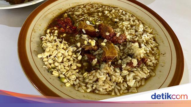 Makan Rawon Legendaris hingga Jajanan Enak di Pasar Populer Malang