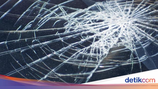 Police secure motorist who crashed with TNI member in East Jakarta