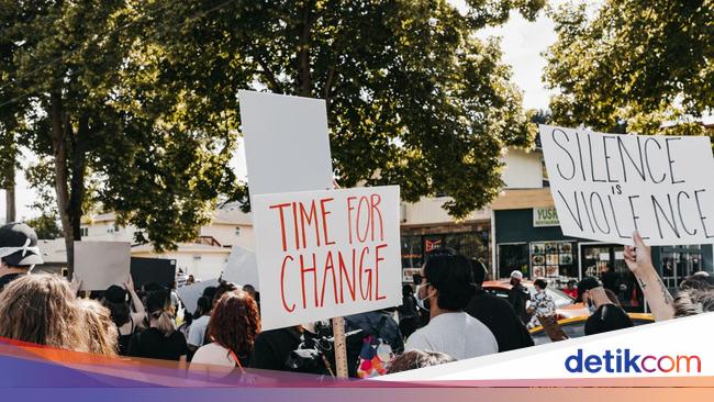 7 Faktor Penghambat Perubahan Sosial Beserta Dampaknya