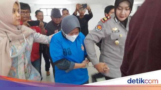 Police show scammers get hundreds of Bogor students entangled with Pinjol