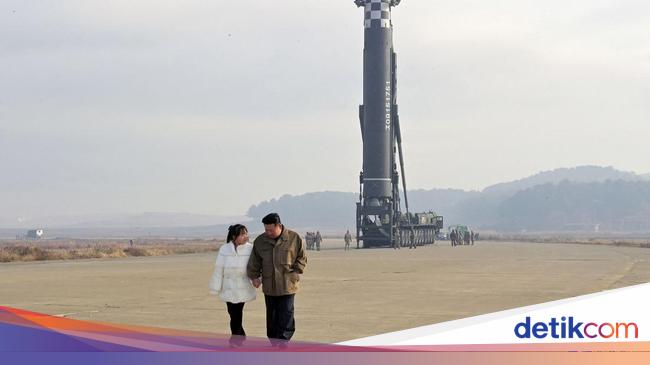 First public appearance, Kim Jong-Un’s daughter watches missile tests live