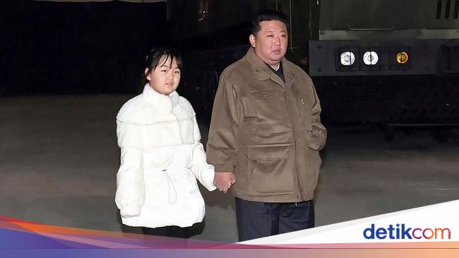 The appearance of the first princess Kim Jong-Un in the midst of an intercontinental missile test