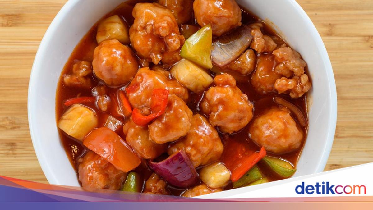 Resep Bola Ayam Saus Asam Manis yang Empuk Enak Buat Bekal