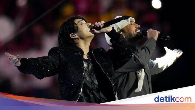 Potret Jungkook Bts Saat Tampil Di Pembukaan Piala Dunia 2022