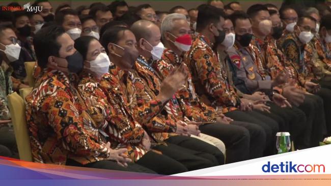 Jokowi greets presidential candidates at HIPMI national conference and calls for political calm