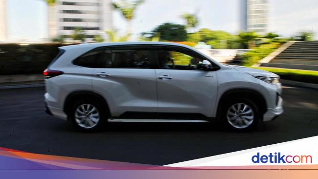 Konsumsi BBM Innova Zenix Hybrid di Luar Ekspektasi Konsumen, Tembus Segini