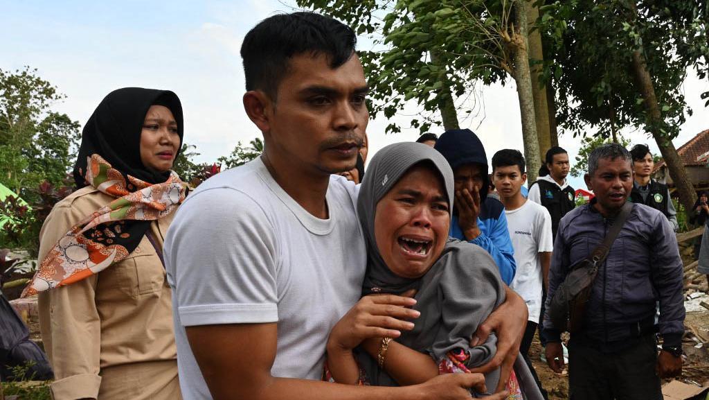 Potret Kesedihan Keluarga Korban Tewas Gempa Cianjur