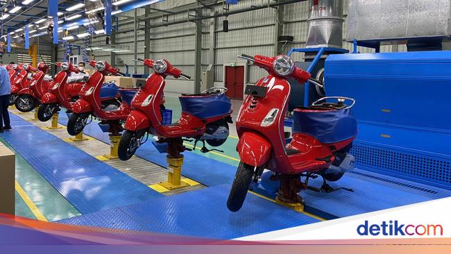 The Vespa factory in Cikarang takes only 3 hours to produce a motorcycle