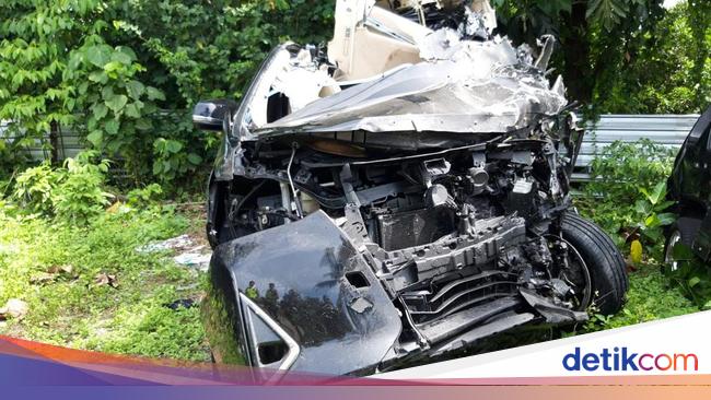 3 Alphard passengers killed in accident on Boyolali toll road, driver injured