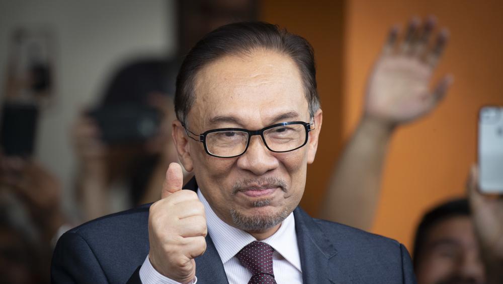 Daftar Perdana Menteri Malaysia Dari Masa Ke Masa, Anwar Ibrahim PM Ke-10