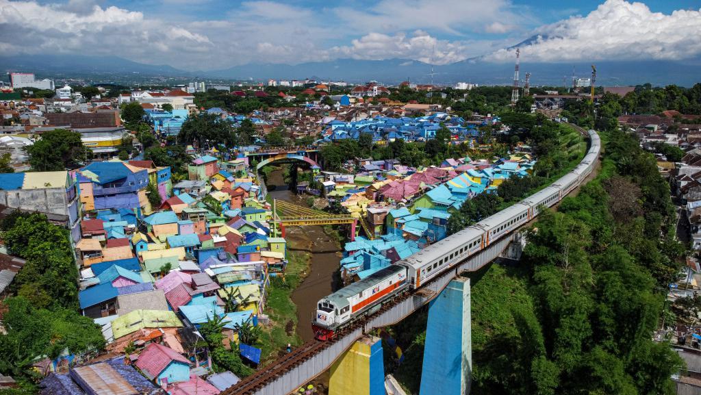 6 Tempat Wisata Di Dekat Stasiun Kereta, Masuklah! - WisataHits