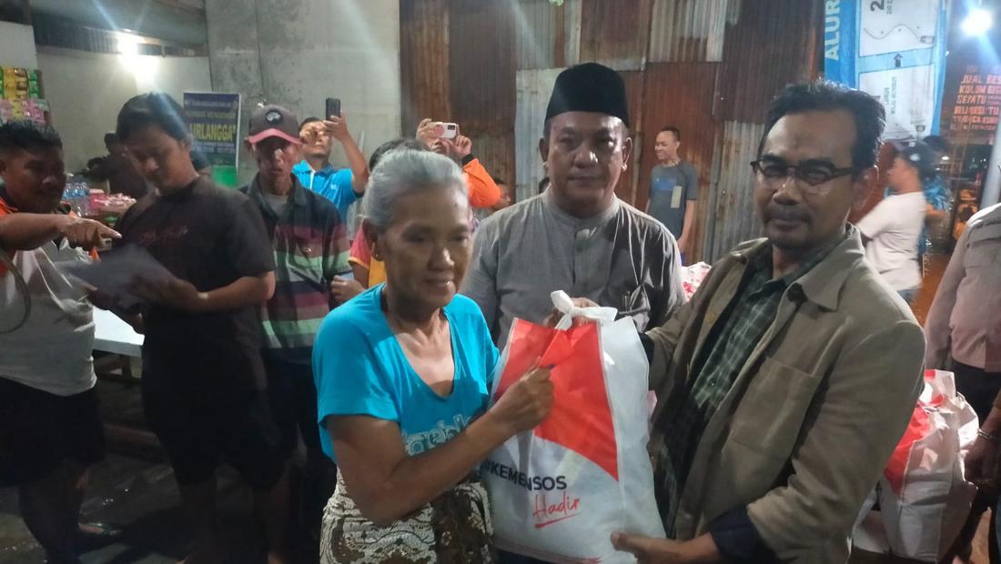 Pemkab Sidoarjo Salurkan Ribuan Paket Sembako Ke Warga Terdampak Banjir