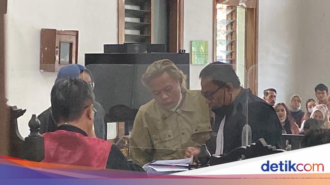 Sule Harap Rizky Febian-Mahalini Cepat Nikah: Kelamaan yang Ketiga Setan