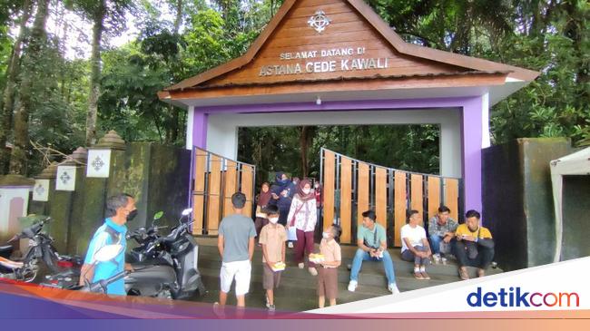 Wisata Religi di Situs Astana Gede Kawali dan Ciung Wanara Ciamis