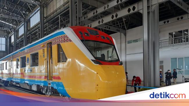 Finally Jokowi’s dream has come true, the first train in Sulawesi is running