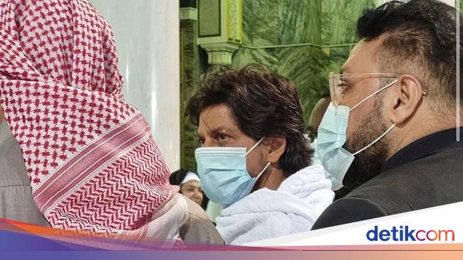 Shah Rukh Khan’s Umrah Moment and Being in the Spotlight at Masjidil Haram