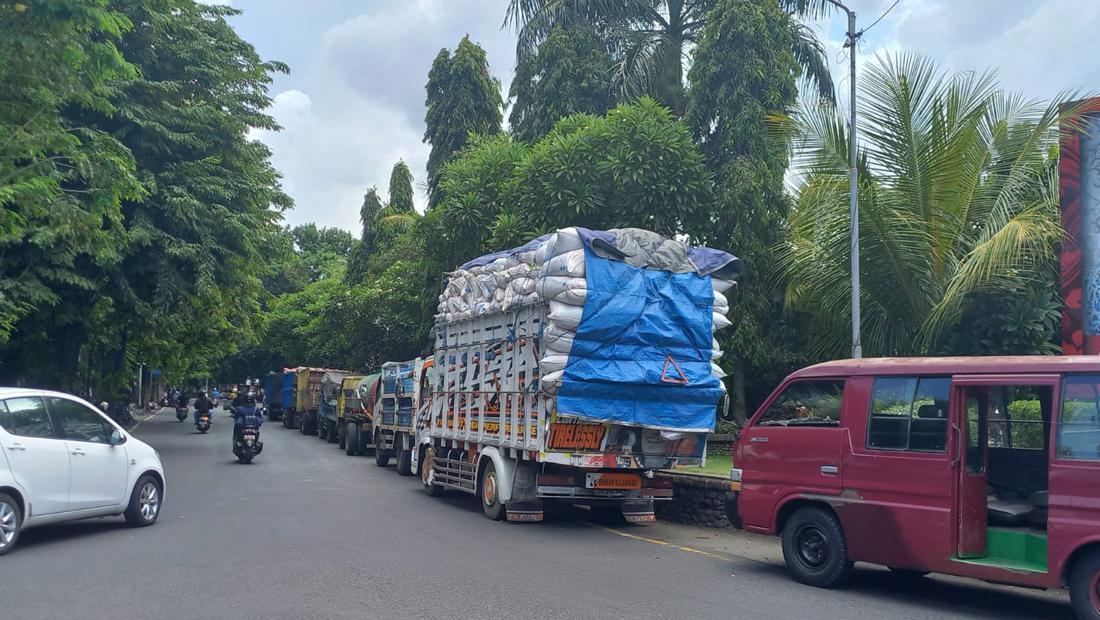 Solar Langka, Operasional Truk Angkutan Sampah Di Buleleng Tersendat