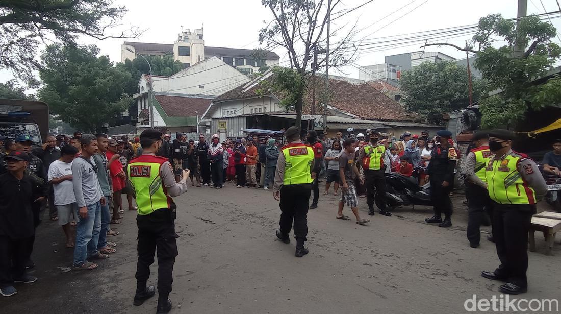 Seorang Ibu Terluka Kena Percikan Bom Bunuh Diri Di Polsek Astana Anyar