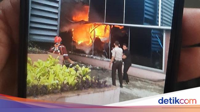 South Jakarta Kemenkumham office fires!