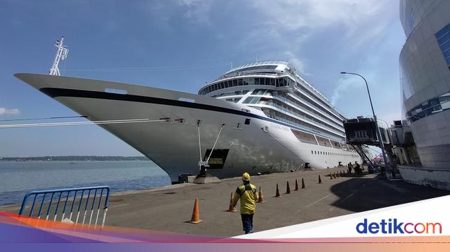 Hore Kapal Pesiar Sandar Lagi Di Tanjung Perak Sejak Pandemi 2715