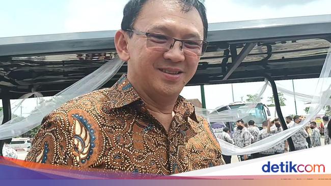 PT Pertamina President Commissioner Ahok Visits KPK Building as Witness in Corruption Case