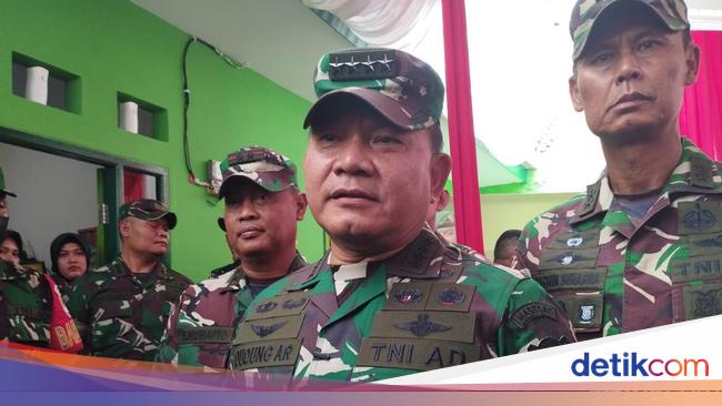 The rank of Lieutenant Colonel Deddy Corbuzier Directly from the Ministry of Defence