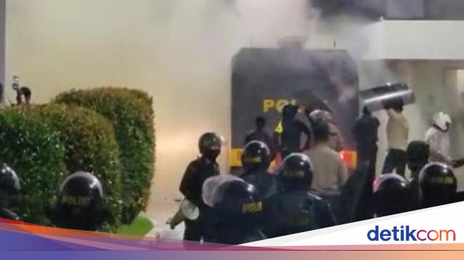 Sejumlah Mahasiswa Bandung Diamankan Polisi Imbas Demo Ricuh Tolak KUHP