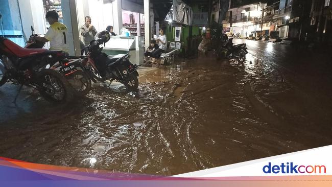 Residents tell seconds of flash floods that occurred in 5 villages in Cianjur