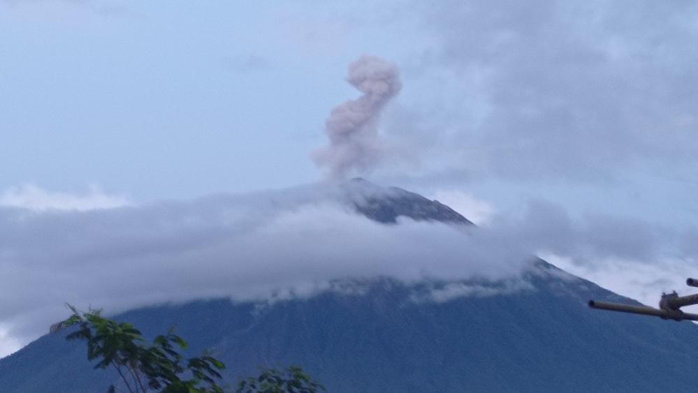 Gunung Semeru Kembali Erupsi, Keluarkan Abu Setinggi 1.000 Meter