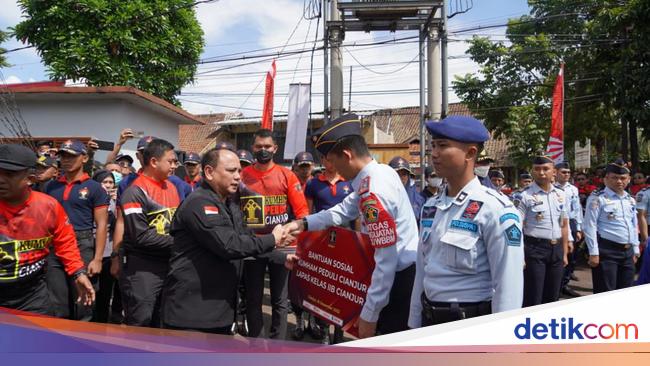 Kemenkumham Salurkan Bantuan Rp 2 2 Miliar Untuk Korban Gempa Cianjur