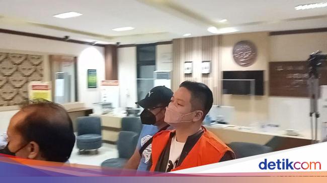 Koruptor di Semarang Ketahuan Pelesiran Ternyata Punya Banyak Kasus