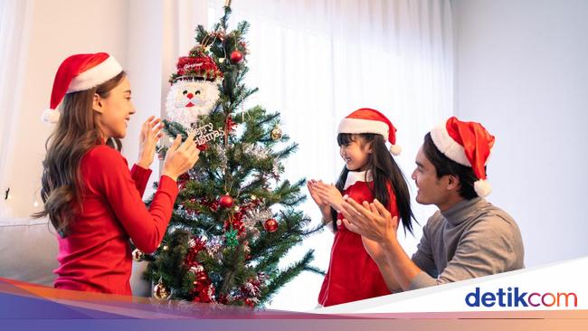 12 Ide Dekorasi Pohon Natal Menarik, Bikin Suasana Semakin Meriah!