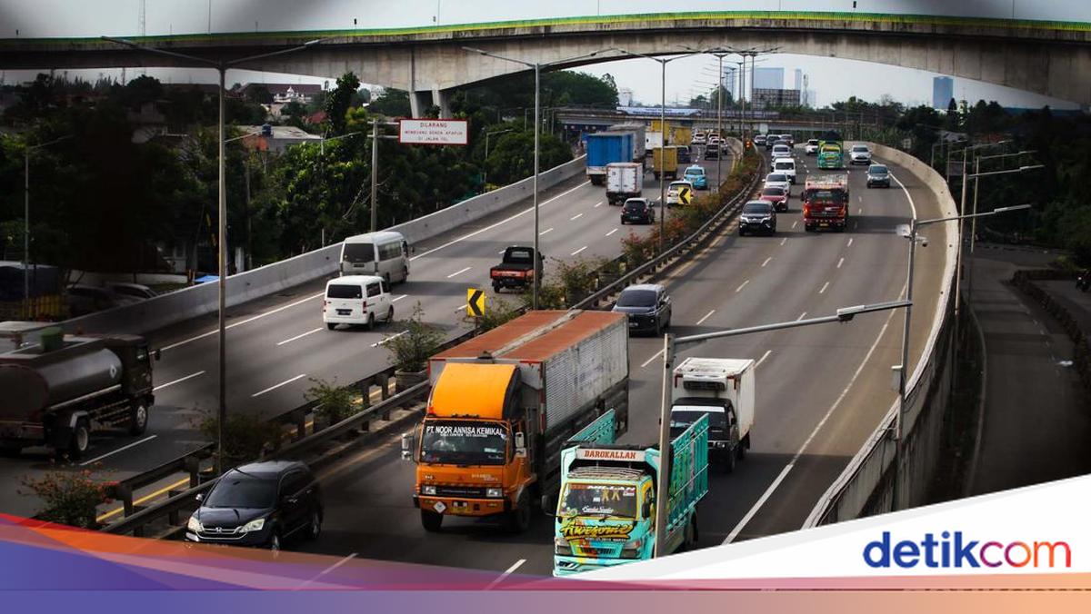 Kemnaker soal Jam Kerja Sopir Angkutan Logistik: Maksimum 8 Jam