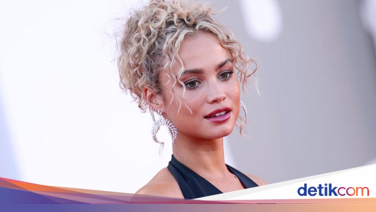 5 Gaya Rose Bertram Pacar Baru Kylian Mbappe