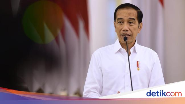 Pros and cons created after Jokowi issued Perppu on job creation