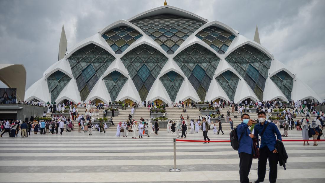 Ini Inspirasi Arsitektur Masjid Al Jabbar Yang Didesain-Diresmikan ...