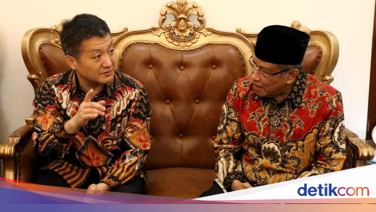 Dostingizni pornoga taklif qildi