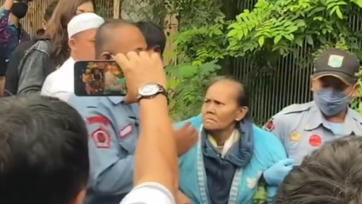 Kisah Ibu Eny Dan Tiko Tinggal Di Rumah Mewah Terbengkalai Jakarta