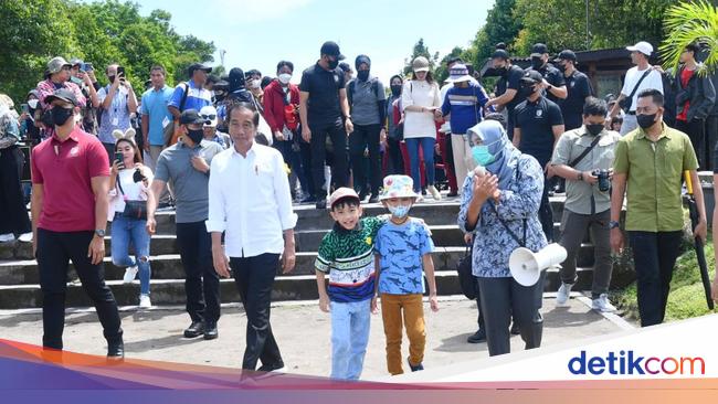 Jokowi invites Jan Ethes-Manah Valley on an educational tour to Prambanan temple