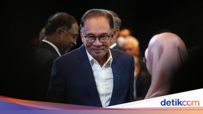 “Anwar Ibrahim Dismisses Rumors of Overthrow Plot in Malaysia”