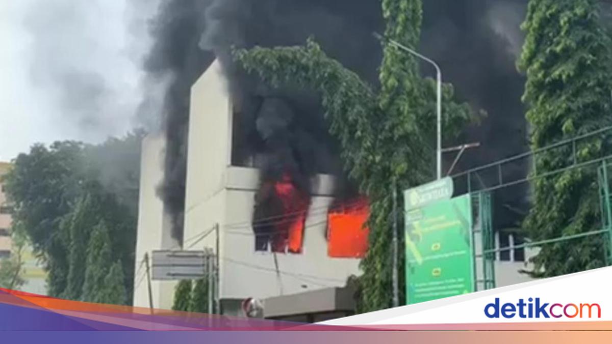 Gedung Riset Gedung Riset Polsri Terbakar gegara Bocah Main Korek Api, Kerugian Rp ...