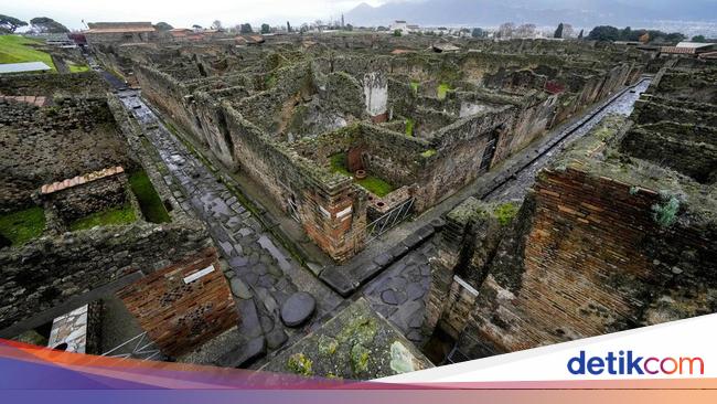 Madonna Ingin Buat Pesta Ultah di Pompeii, Warga Italia Protes