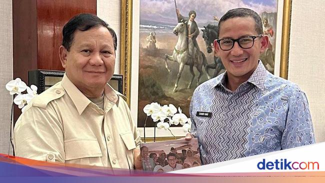 Sandi Says Prabowo Will Call Party Figures to Discuss Himself