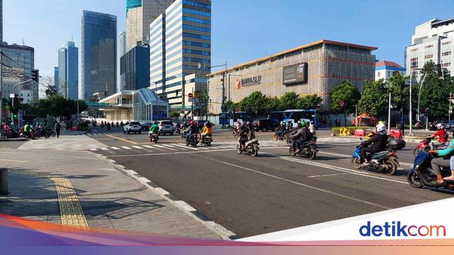 DKI Wants to Make Paid Roads?  Prepare First Public Transportation