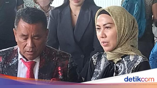 Hotman Paris Responds to Venna Melinda and Ferry Irawan’s Reconciling Suggestions